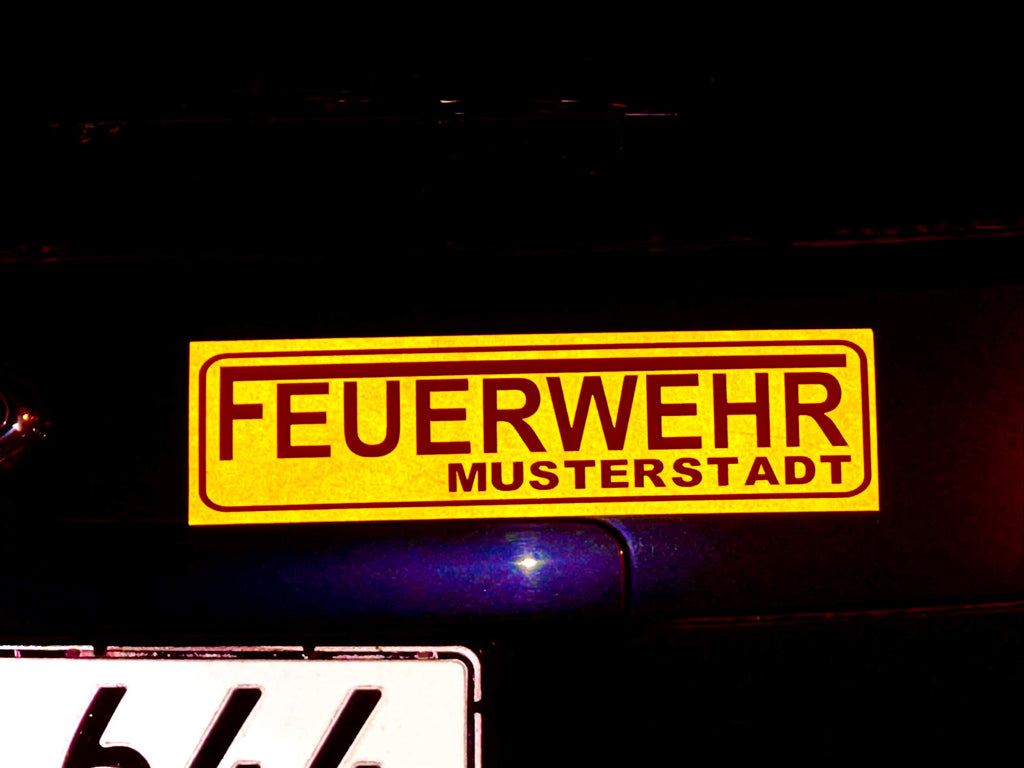 Magnetschild FEUERWEHR mit Ortsname reflektierend 30 x 8 cm