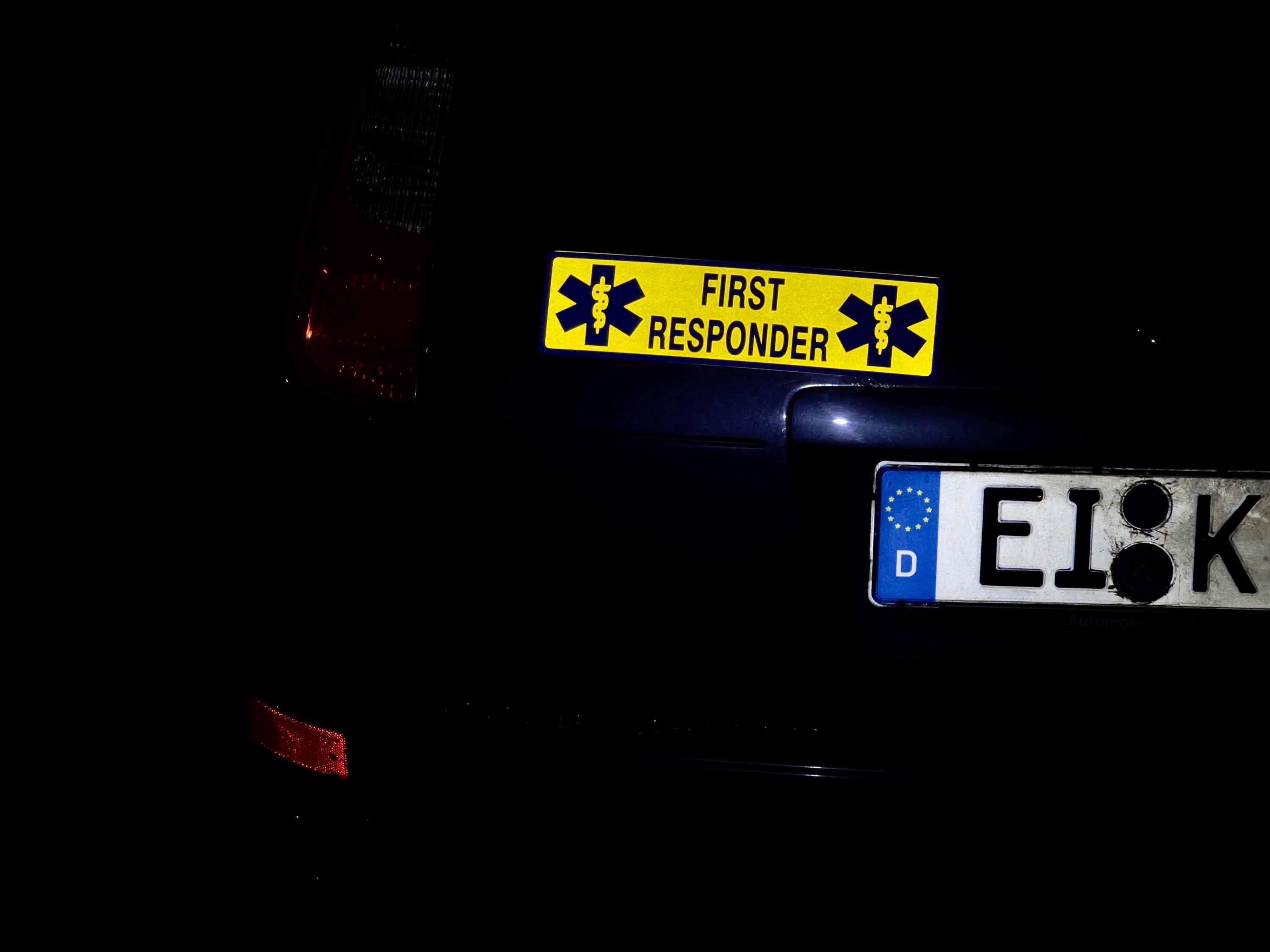 Magnetschild „FIRST RESPONDER“  reflektierend blau-gelb 30 x 8 cm