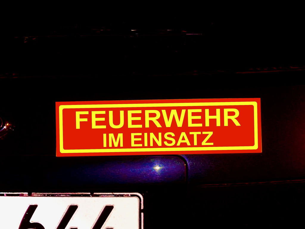 Magnetschild „FEUERWEHR im Einsatz“  reflektierend 30 x 8 cm